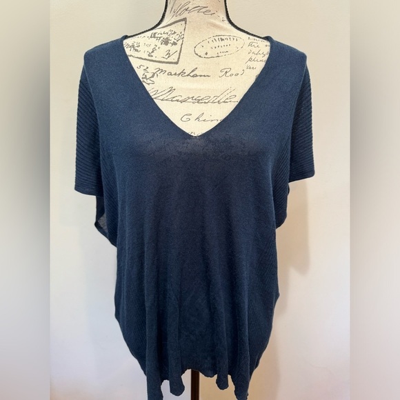Vince Double V-Neck Oversized Navy Drop Sleeve Knit Top Sz M‎ - Picture 1 of 7